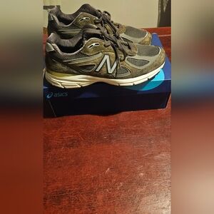 Women's New  Balance 990V4 Olive Running/Walking Shoesize 10 1/2